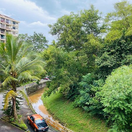 Batu Ferringhi Bayu Emas Apartment Eksteriør billede