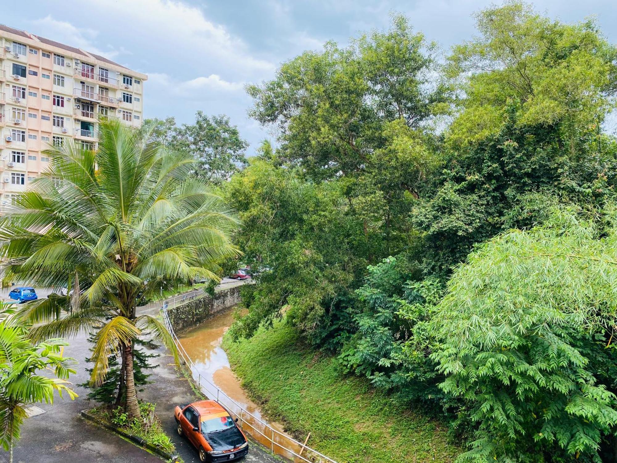 Batu Ferringhi Bayu Emas Apartment Eksteriør billede