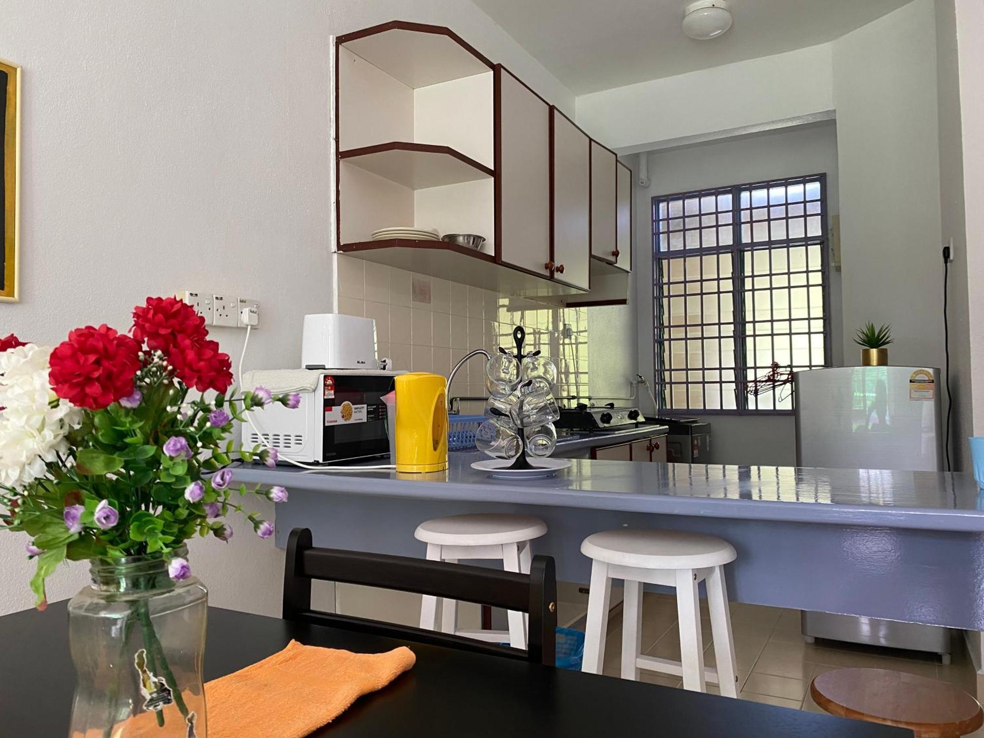 Batu Ferringhi Bayu Emas Apartment Eksteriør billede